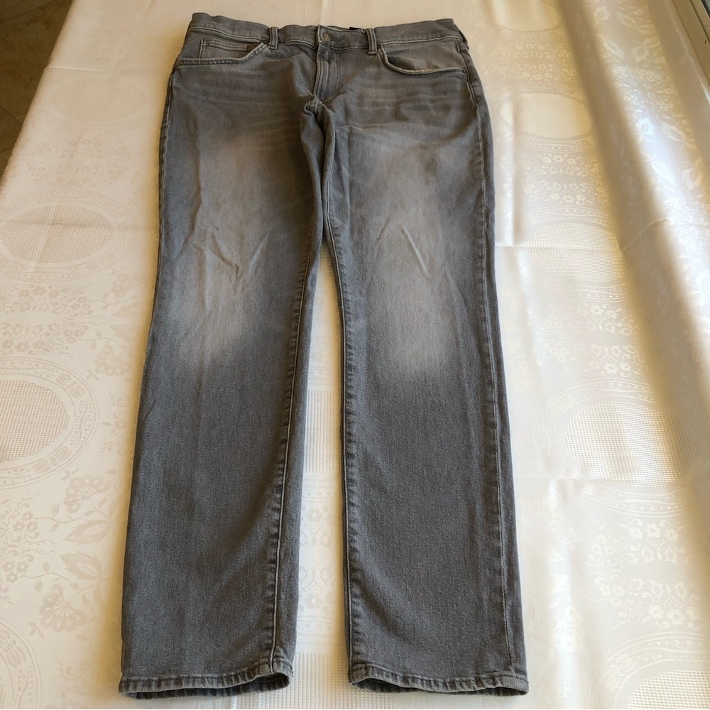 H&M Men’s Size W38 L32 Gray Stone Washed Jeans Pants Skinny Coupe Moulante Denim